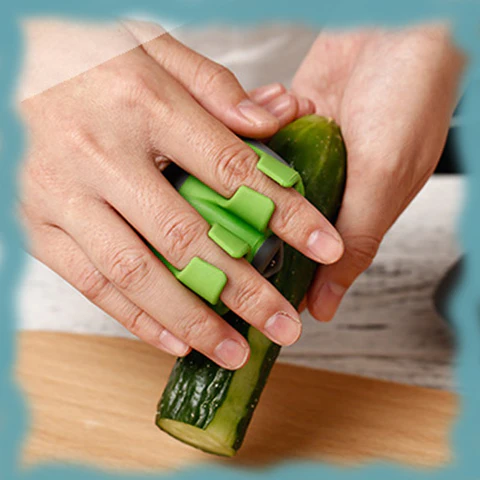 HAND VEGETABLE PEELER – Rankinis daržovių skustuvas 2 + 1 NEMOKAMAI slider